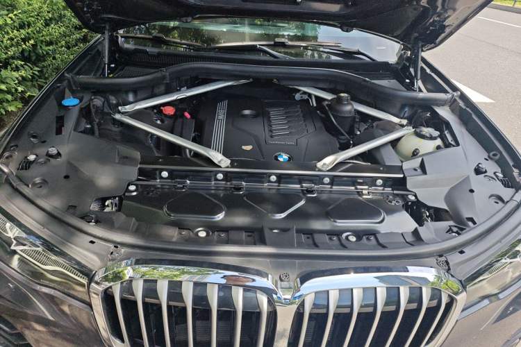 Used BMW X7 2022 xDrive40i Luxury Package with Leading Features Engine Bay