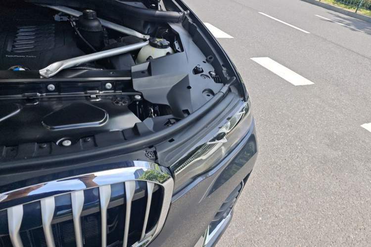 Used BMW X7 2022 xDrive40i Luxury Package with Leading Features Engine Bay Left
