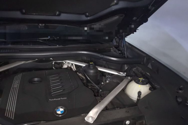 Used BMW X7 2022 xDrive40i Luxury M Sport Package Engine Bay Left