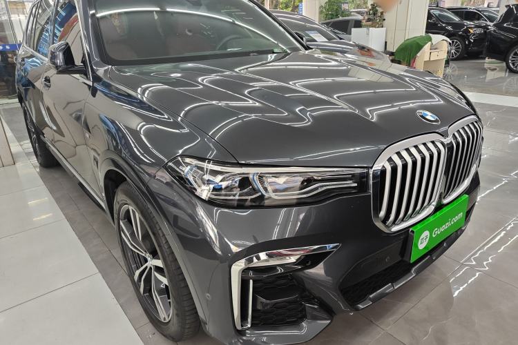 Used BMW X7 2022 xDrive40i Luxury M Sport Package Exterior 2