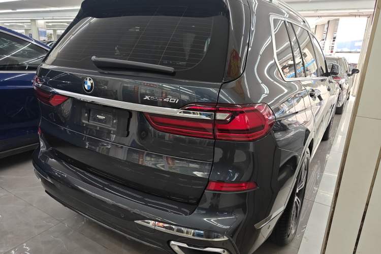 Used BMW X7 2022 xDrive40i Luxury M Sport Package Exterior 5