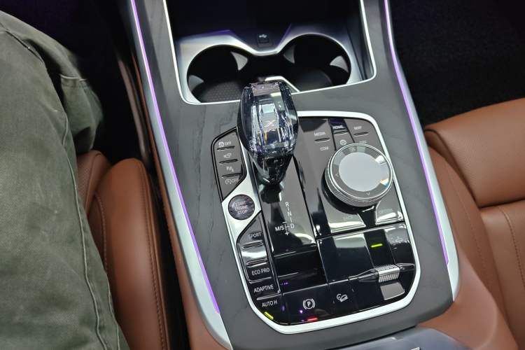 Used BMW X7 2022 xDrive40i Luxury M Sport Package Gear Lever