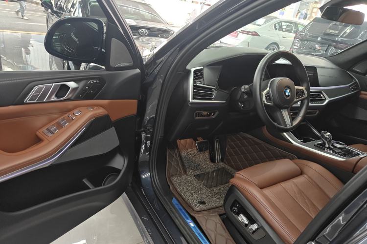 Used BMW X7 2022 xDrive40i Luxury M Sport Package Interior 3