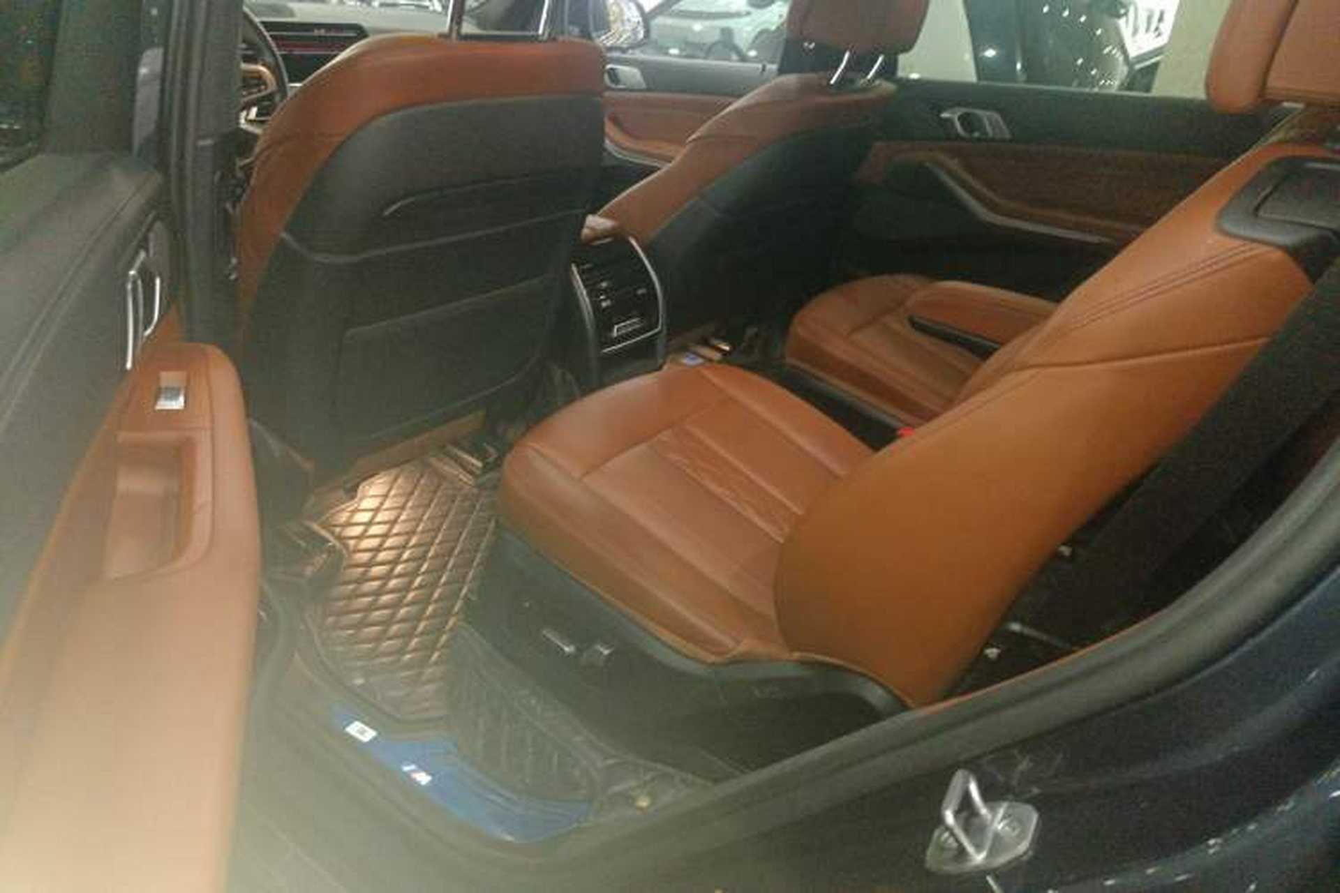 Used BMW X7 2022 xDrive40i Luxury M Sport Package Left Rear Seat