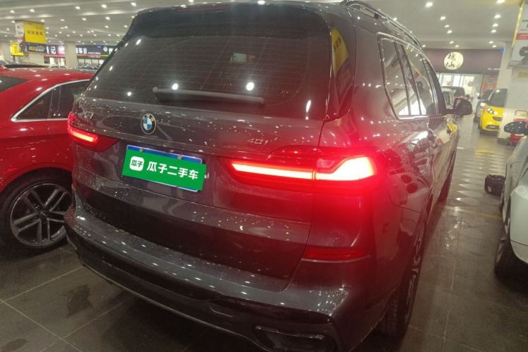 Used BMW X7 2022 xDrive40i Luxury M Sport Package Rear Right 45 Deg