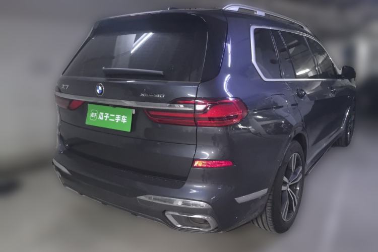 Used BMW X7 2022 xDrive40i Luxury M Sport Package Rear Right 45 Deg