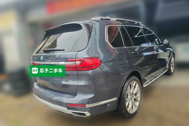 Used BMW X7 2022 xDrive40i Luxury Package with Leading Features Rear Right 45 Deg