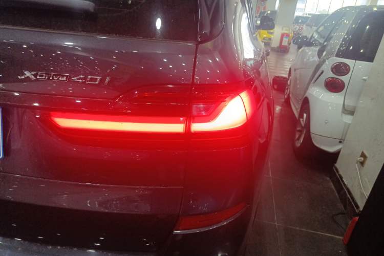 Used BMW X7 2022 xDrive40i Luxury M Sport Package Right Rear Taillight