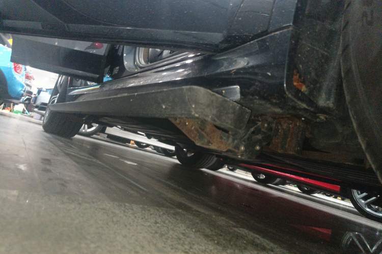Used BMW X7 2022 xDrive40i Luxury M Sport Package Right Side Sill