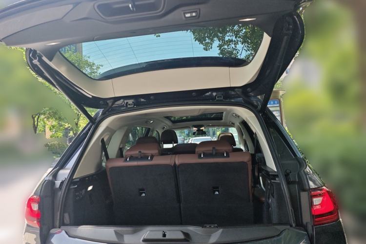 Used BMW X7 2022 xDrive40i Luxury Package with Leading Features Trunk