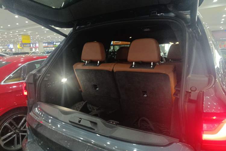 Used BMW X7 2022 xDrive40i Luxury M Sport Package Trunk