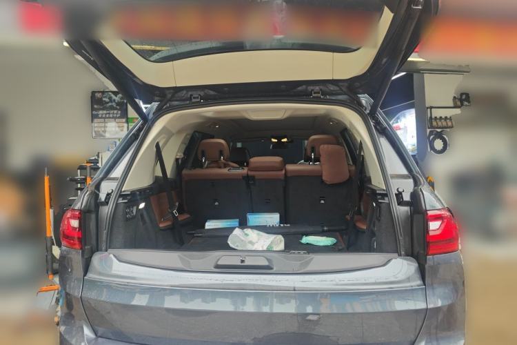 Used BMW X7 2022 xDrive40i Luxury Package with Leading Features Trunk