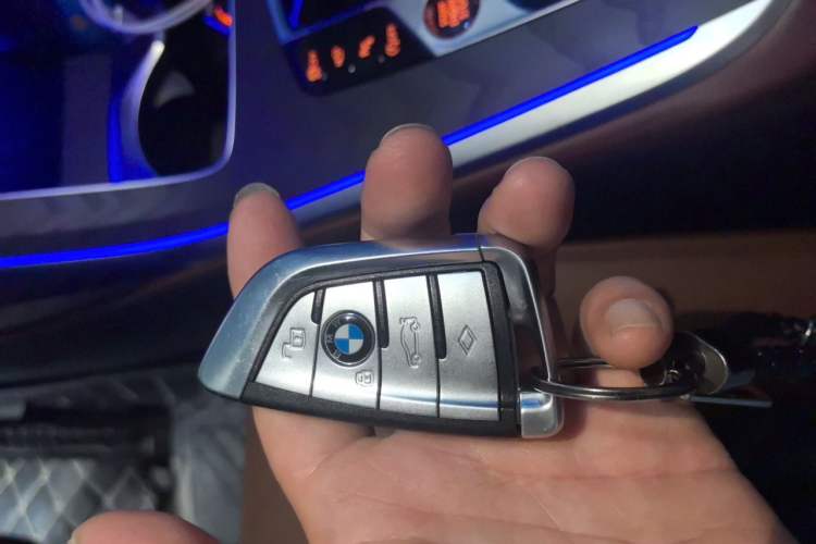 Used BMW X7 2022 xDrive40i Luxury M Sport Package Vehicle Key
