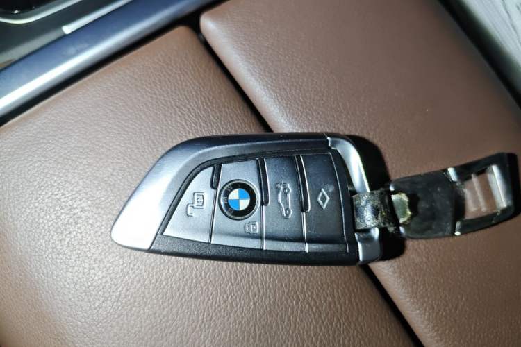 Used BMW X7 2022 xDrive40i Luxury Package with Leading Features Vehicle Key