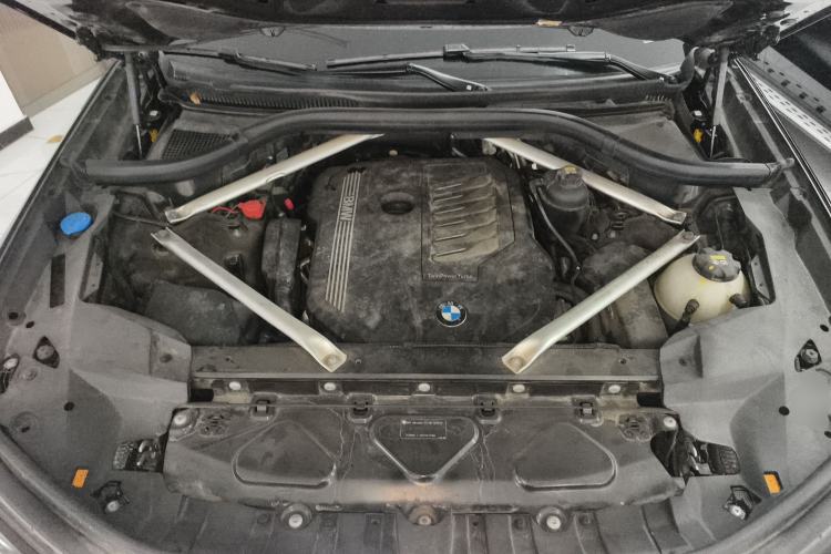 Used BMW X7 2022 xDrive40i Executive M Sport Package Engine Bay