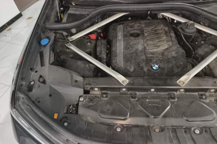 Used BMW X7 2022 xDrive40i Executive M Sport Package Engine Bay Right