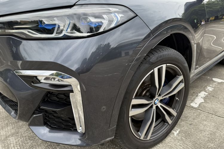 Used BMW X7 2022 xDrive40i Luxury M Sport Package Exterior 4