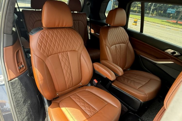 Used BMW X7 2022 xDrive40i Luxury M Sport Package Interior 11