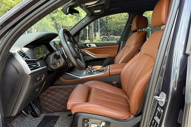 Used BMW X7 2022 xDrive40i Luxury M Sport Package Interior 5