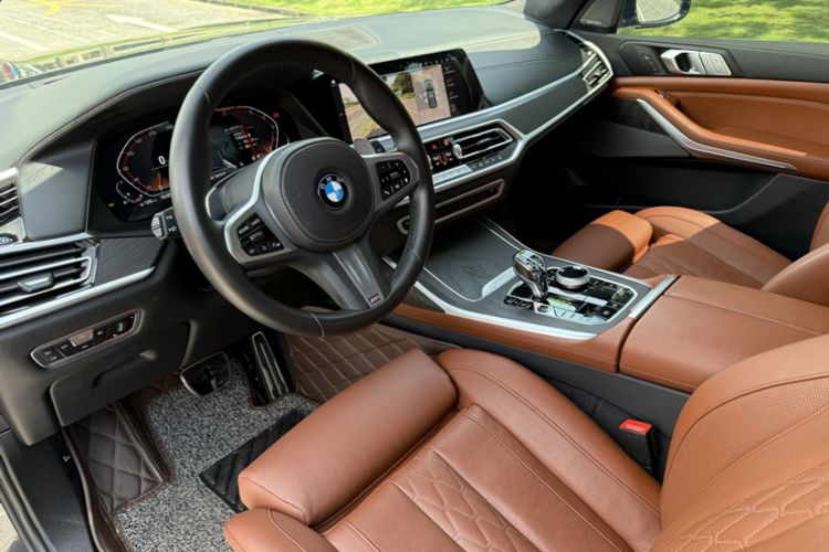 Used BMW X7 2022 xDrive40i Luxury M Sport Package Interior 6