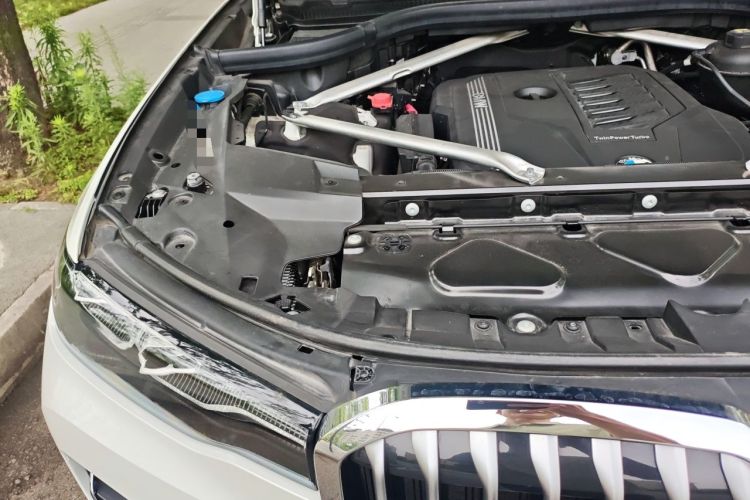 Used BMW X7 2022 xDrive40i Luxury Package with Leading Features Engine Bay Right