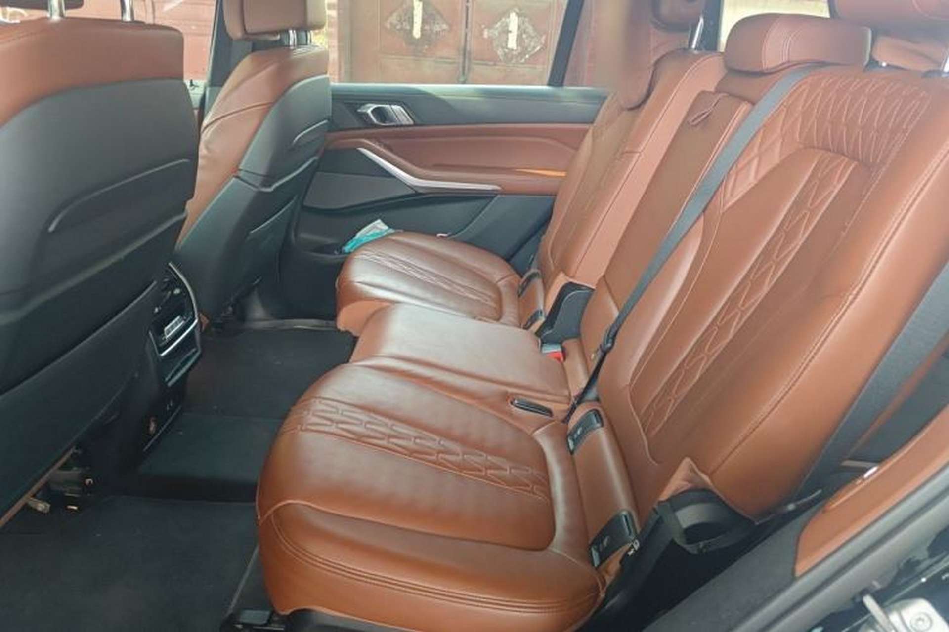 Used BMW X7 2022 xDrive40i Luxury M Sport Package Left Rear Seat