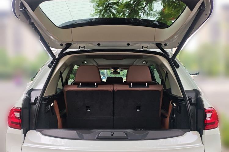 Used BMW X7 2022 xDrive40i Luxury Package with Leading Features Trunk