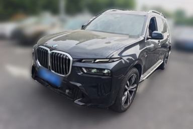 Used BMW X7 2023 xDrive40i Luxury Package with Leading Features