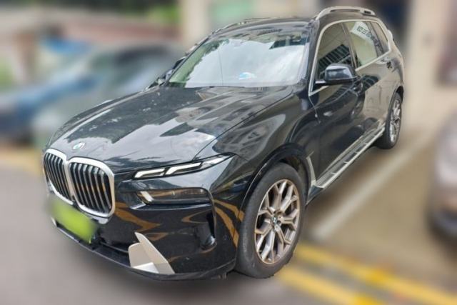 Used BMW X7 2023 xDrive40i Luxury Package with Leading Features