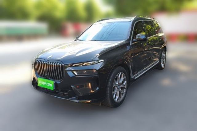 Used BMW X7 2023 xDrive40i Luxury Package with Leading Features