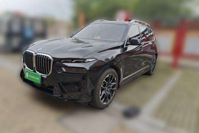 Used BMW X7 2023 xDrive40i Luxury Package with Leading Features