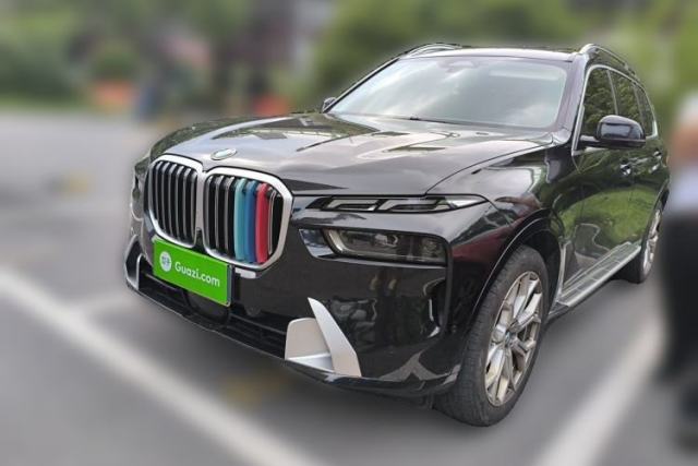 Used BMW X7 2023 xDrive40i Luxury Package with Leading Features