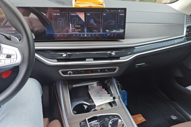 Used BMW X7 2023 xDrive40i Luxury Package with Leading Features Audio And AC Panel