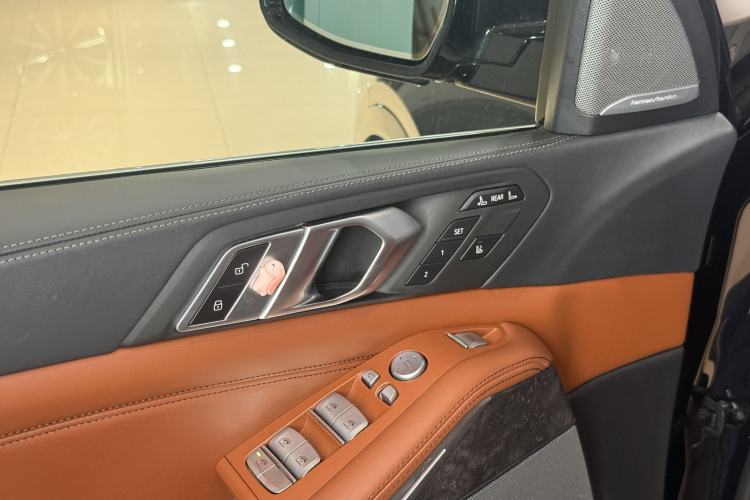 Used BMW X7 2023 xDrive40i Luxury M Sport Package Audio And AC Panel