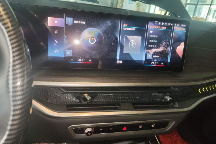 Used BMW X7 2023 xDrive40i Luxury Package with Leading Features Audio And AC Panel