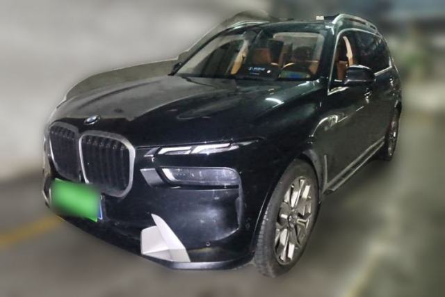 Used BMW X7 2023 xDrive40i Luxury Package with Leading Features