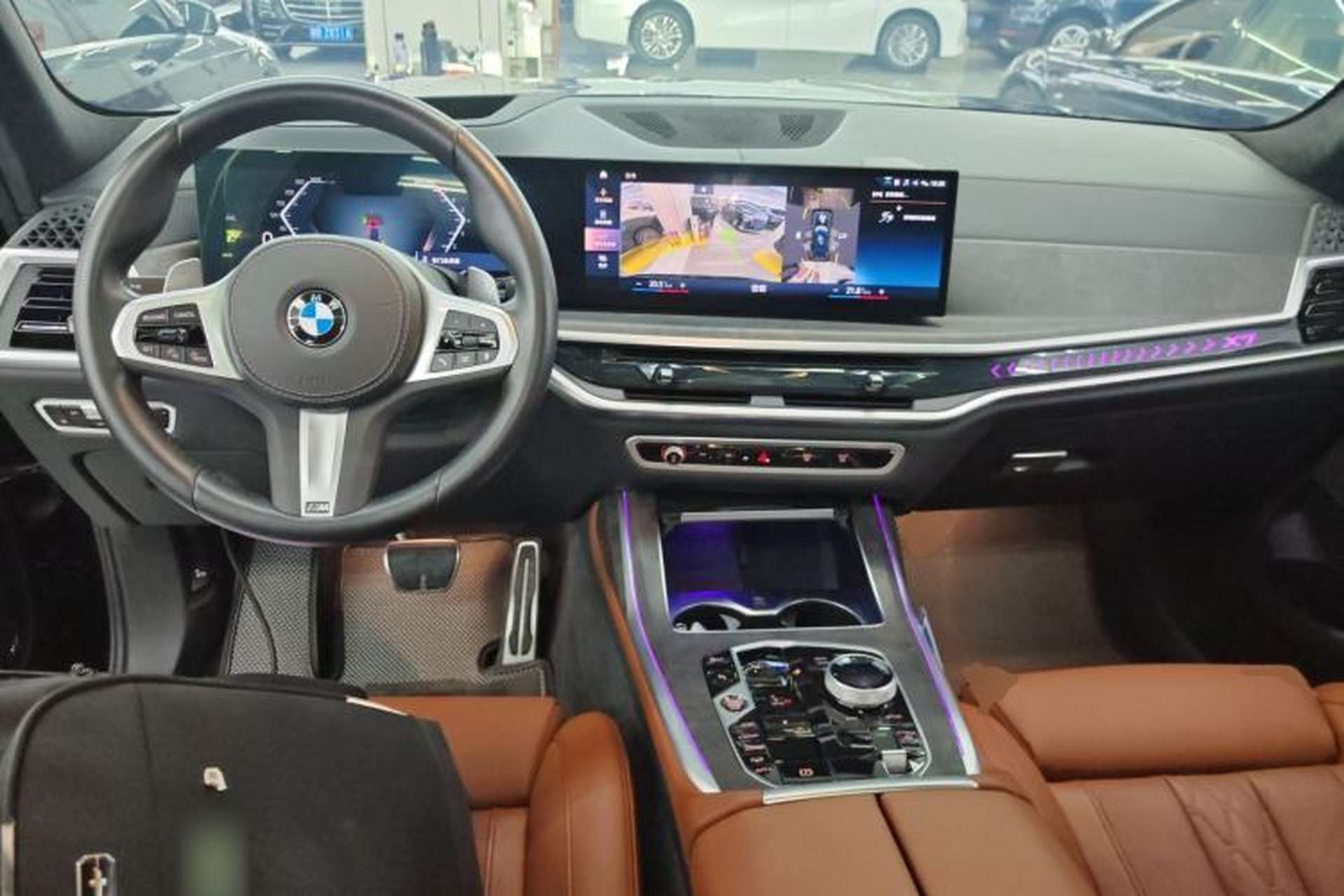 Used BMW X7 2023 xDrive40i Luxury M Sport Package Center Console