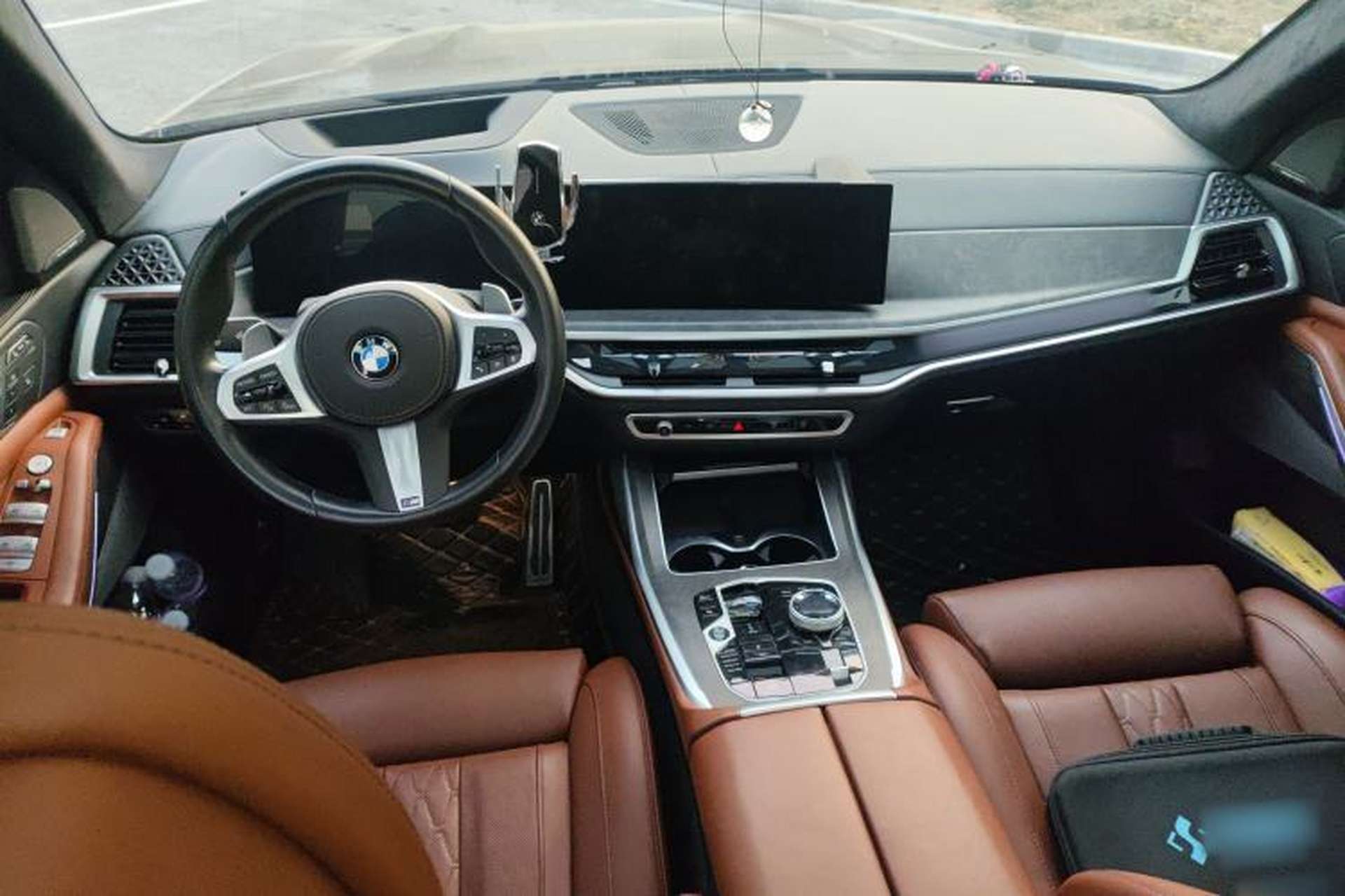 Used BMW X7 2023 xDrive40i Luxury M Sport Package Center Console