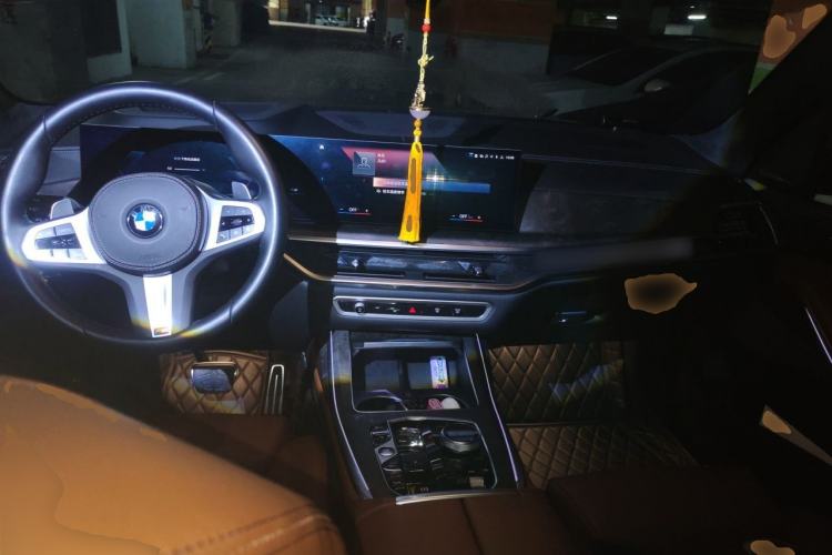 Used BMW X7 2023 xDrive40i Luxury M Sport Package Center Console