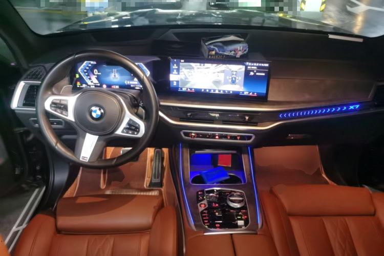Used BMW X7 2023 xDrive40i Luxury M Sport Package Center Console