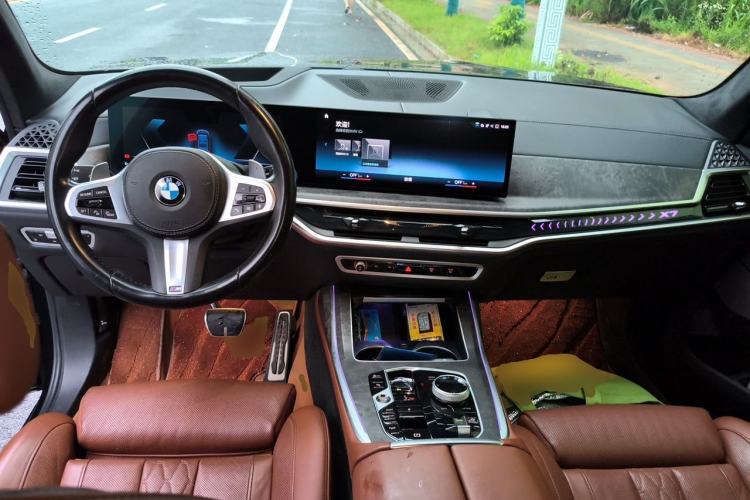 Used BMW X7 2023 xDrive40i Luxury M Sport Package Center Console