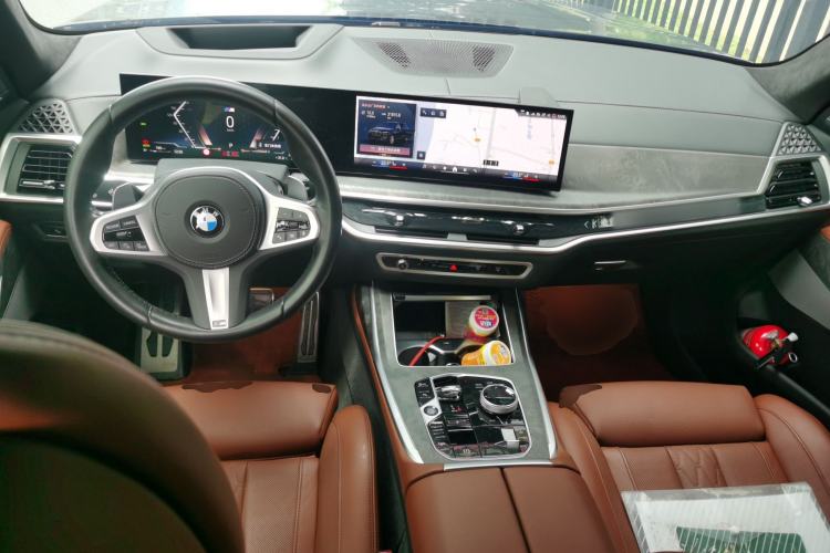 Used BMW X7 2023 xDrive40i Luxury M Sport Package Center Console