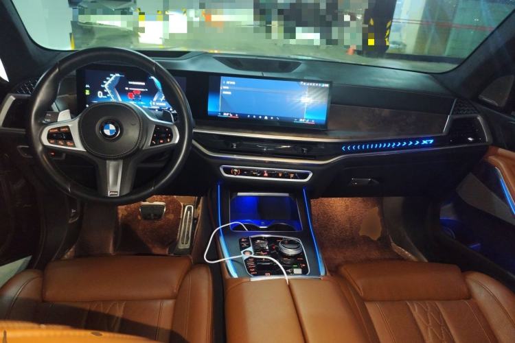 Used BMW X7 2023 xDrive40i Luxury M Sport Package Center Console