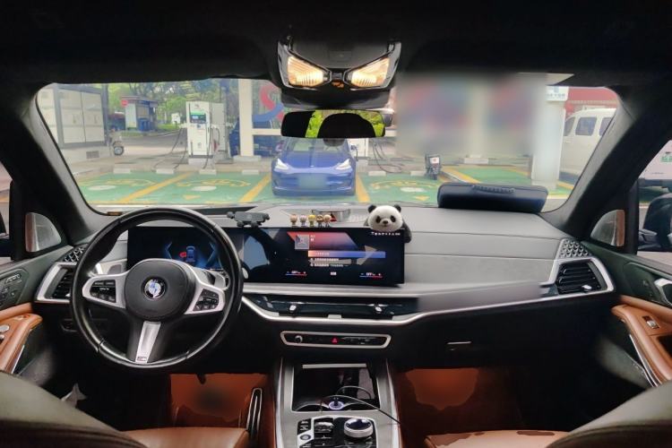 Used BMW X7 2023 xDrive40i Luxury M Sport Package Center Console