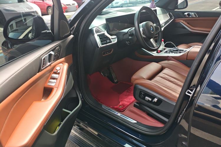 Used BMW X7 2023 xDrive40i Luxury M Sport Package Driver Seat