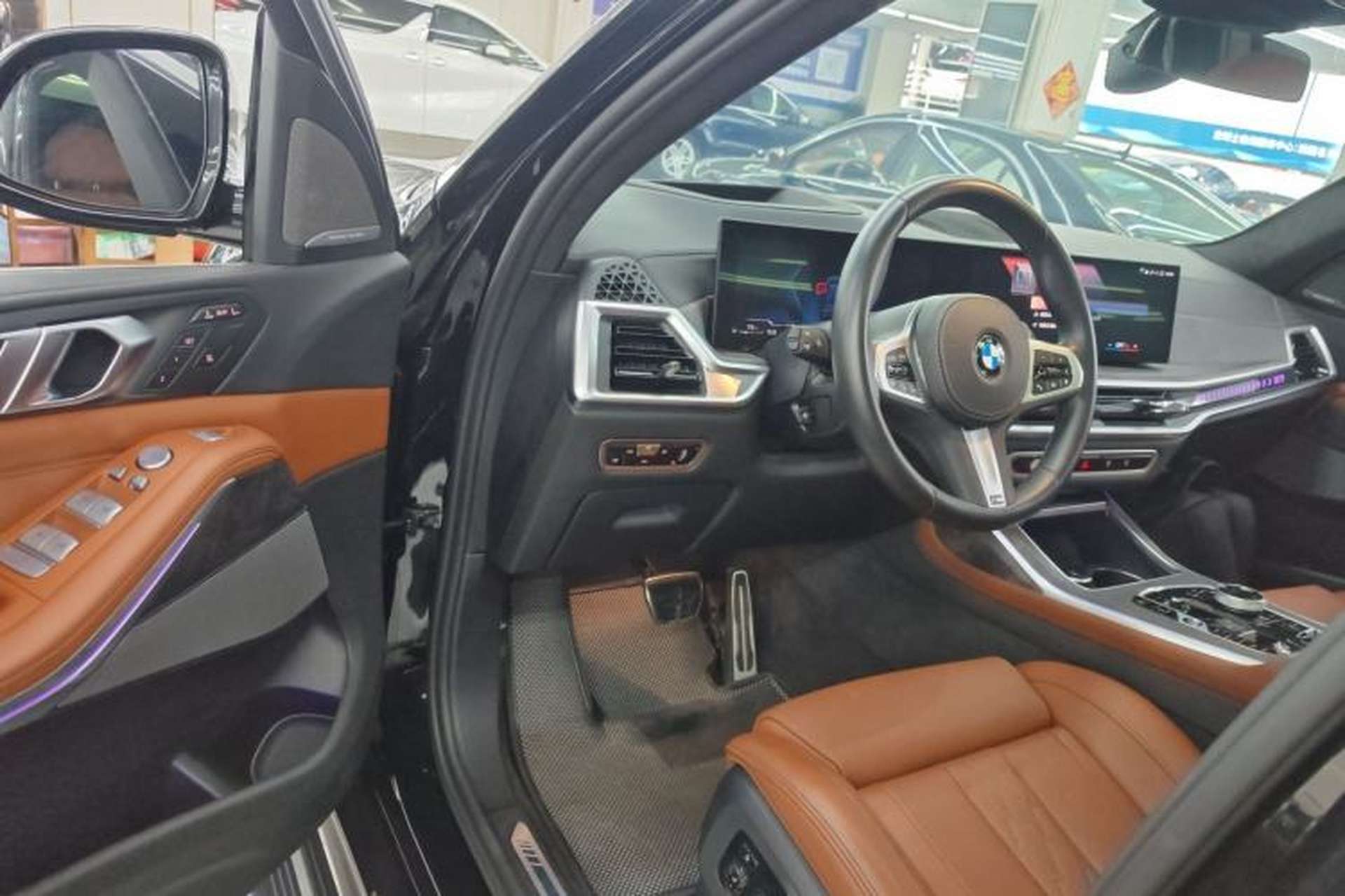 Used BMW X7 2023 xDrive40i Luxury M Sport Package Driver Seat