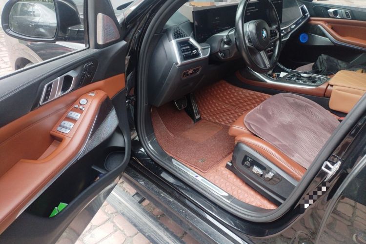 Used BMW X7 2023 xDrive40i Luxury M Sport Package Driver Seat