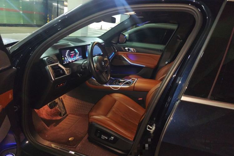 Used BMW X7 2023 xDrive40i Luxury M Sport Package Driver Seat