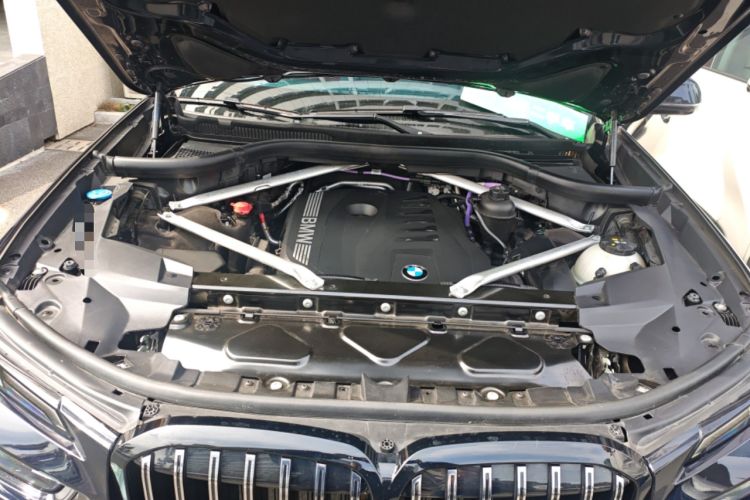 Used BMW X7 2023 xDrive40i Luxury M Sport Package Engine Bay