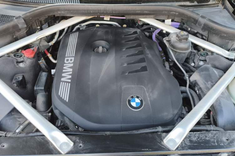 Used BMW X7 2023 xDrive40i Luxury Package with Leading Features Engine Bay